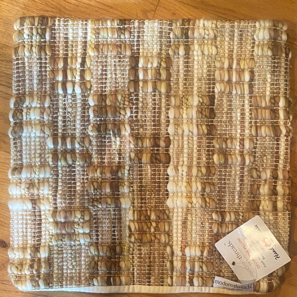 Modern Threads Decorative Pillow - Hand Made Natural Beige Knit lowest no offers